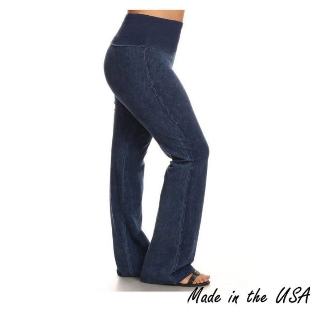 Mineral washed bootcut - Wide fold-over waistband